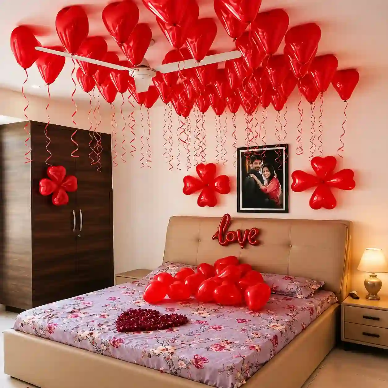 Red heart balloon first night bedroom decoration